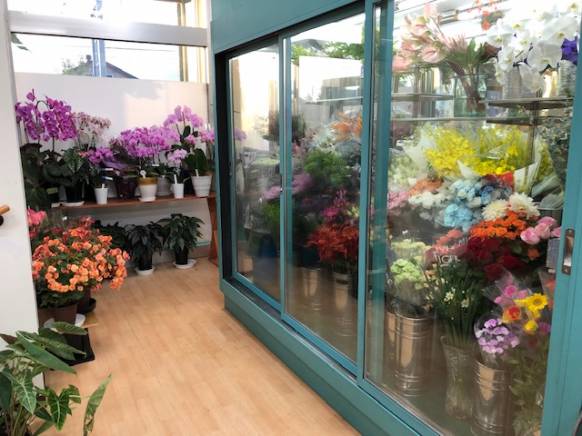 「花倶楽部マーラリッシュ」　（青森県八戸市）の花屋店舗写真2